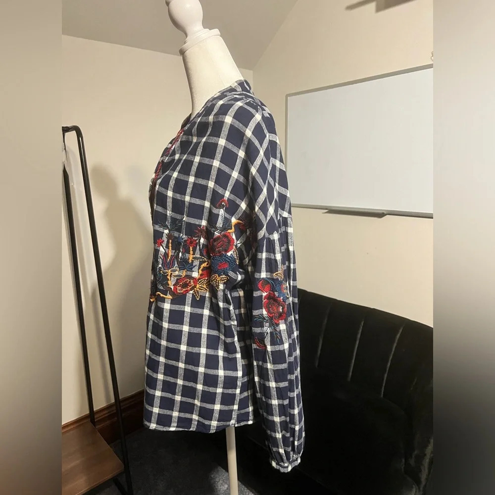 Zara Embroidered Blouse l PTP 21 - Picture 2 of 5